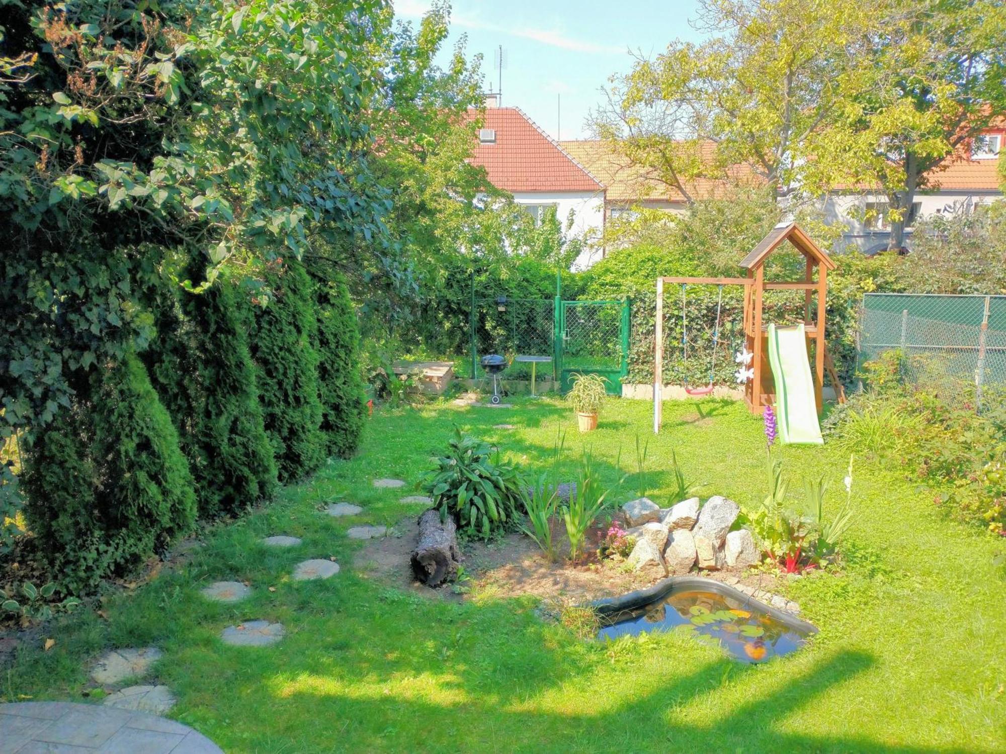 Апартаменты Duplex With Garden Прага Экстерьер фото